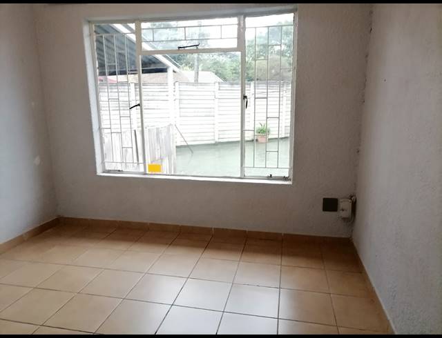 4 BEDROOM HOUSE FOR SALE IN GEELHOUTPARK
